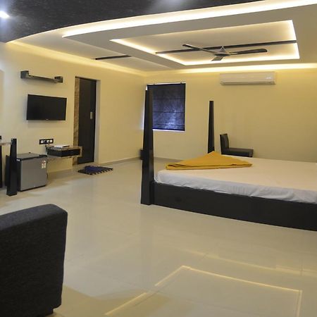 Hotel Barcelona Exotica أحمد أباد المظهر الخارجي الصورة