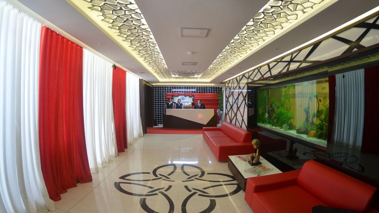 Hotel Barcelona Exotica أحمد أباد المظهر الخارجي الصورة